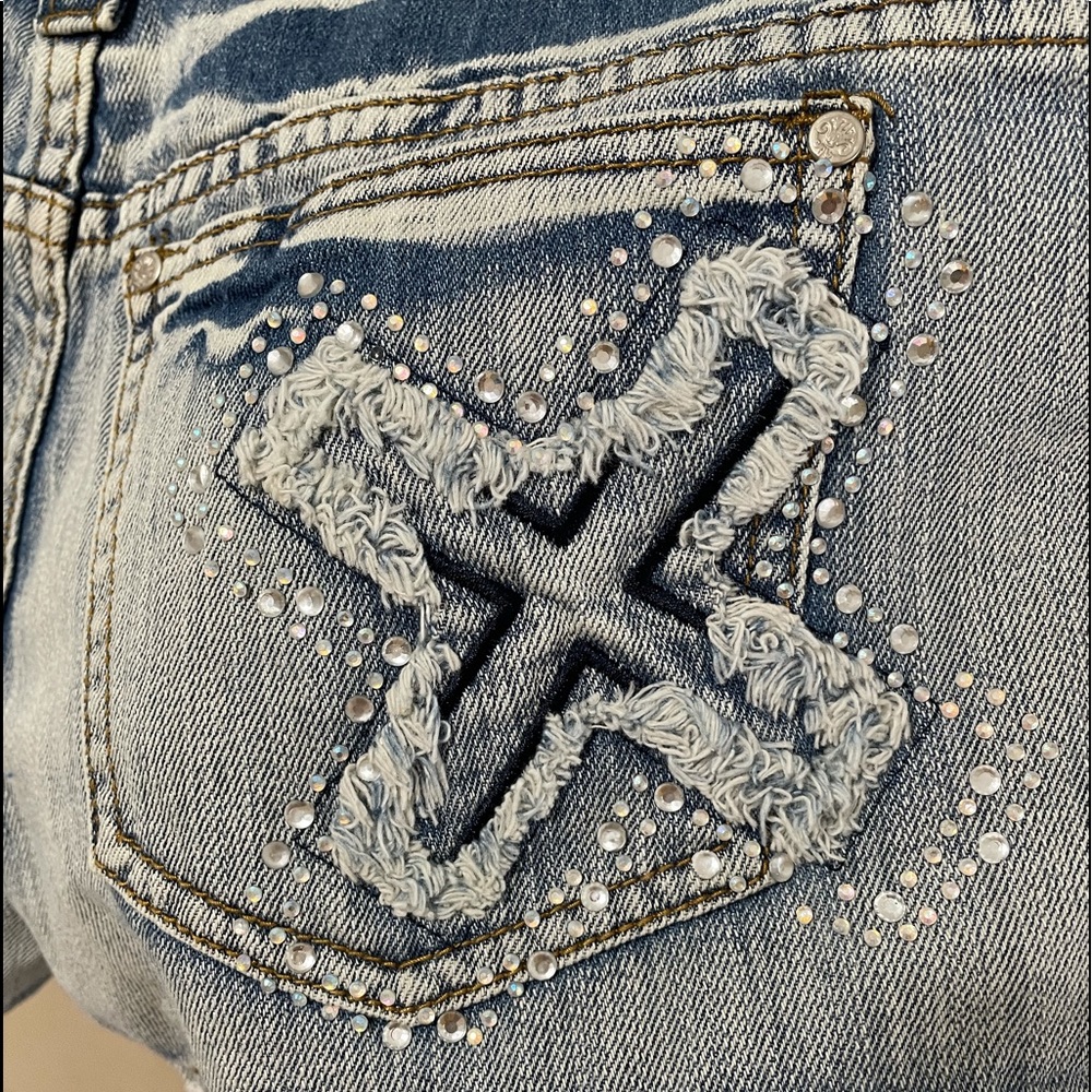 Shorts - Picture 3 of 3